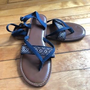 Toms Lexie sandal navy and gold size 10
